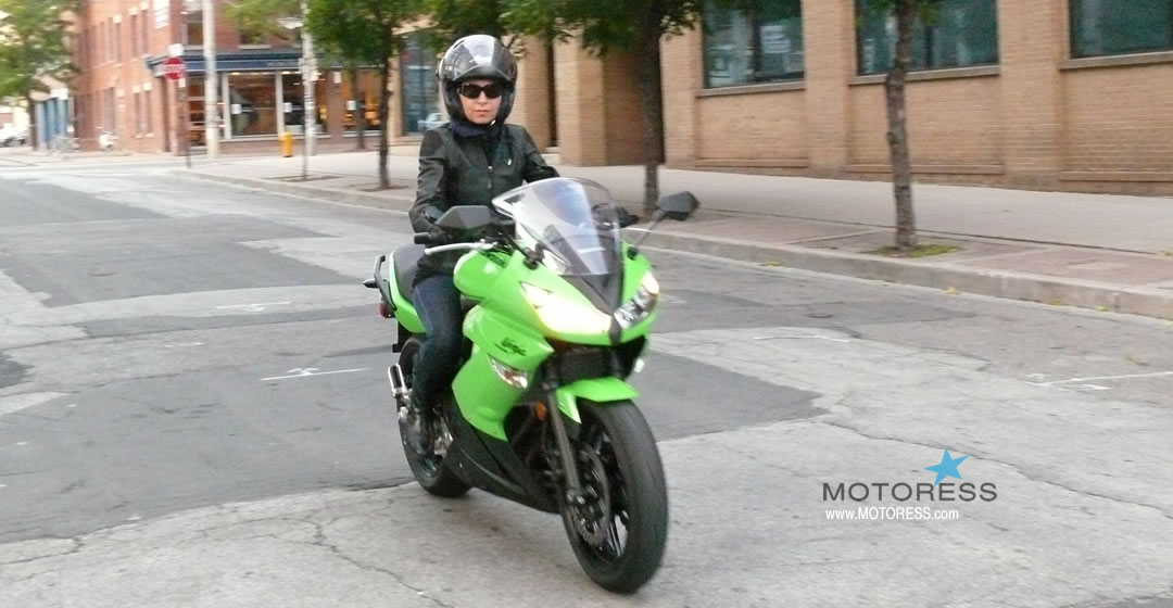 Kawasaki Ninja 400R Ride Review - MOTORESS
