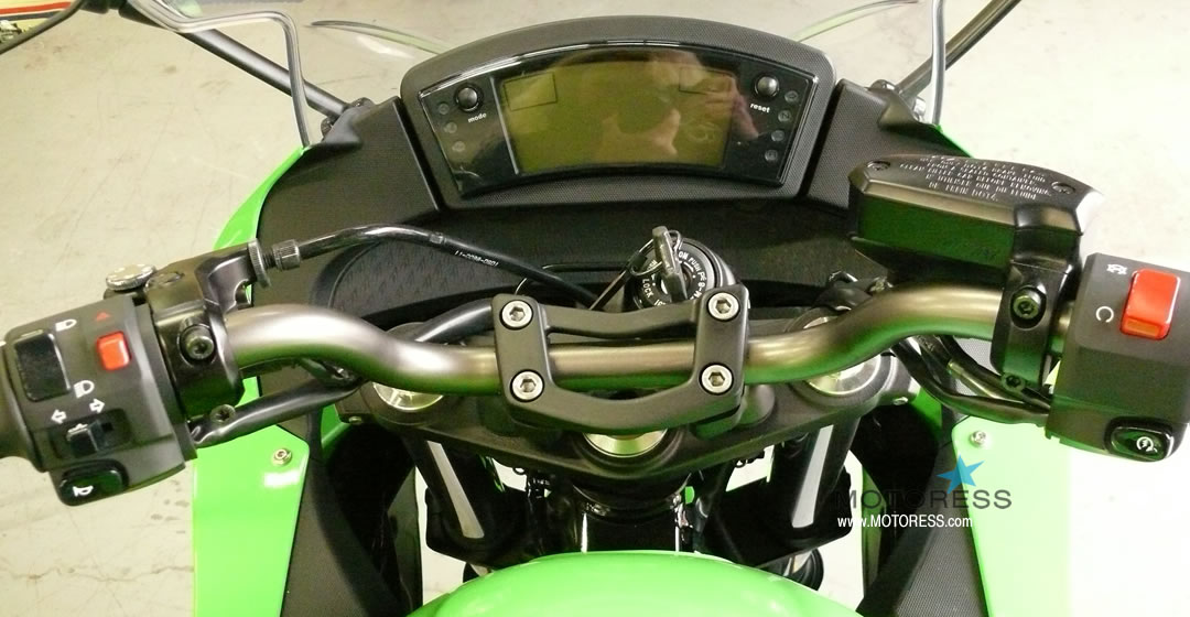 Kawasaki Ninja 400R Ride Review - MOTORESS