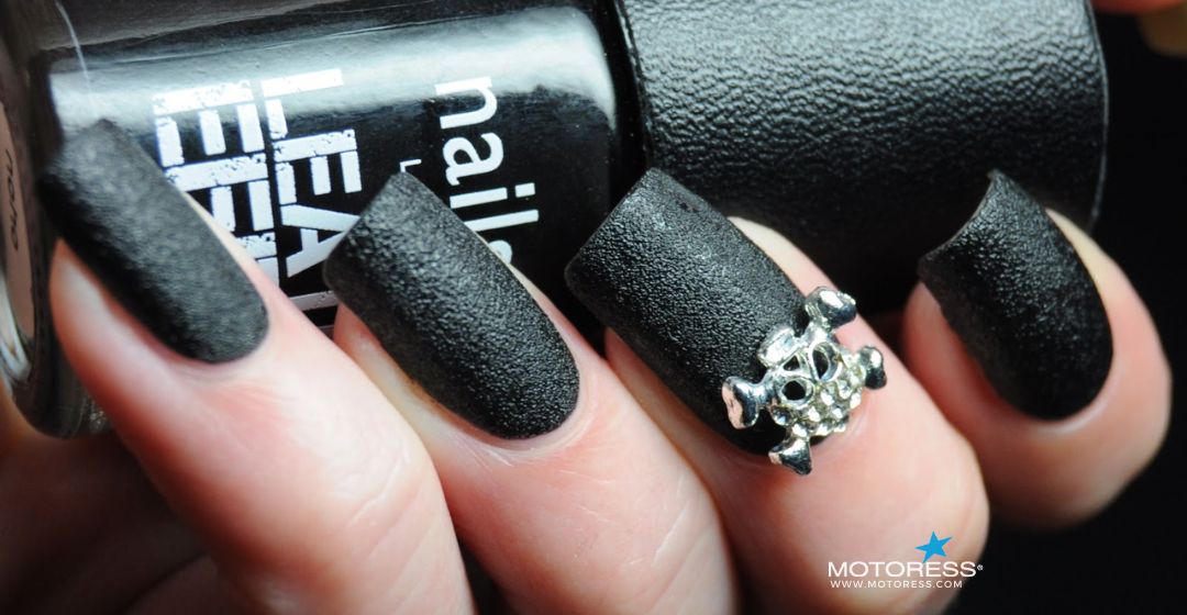 Leather-Effect Nail Polish: Biker-Chic Beauty with Attitude - MOTORESS