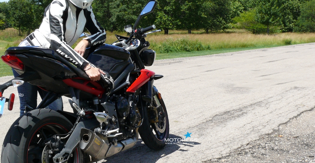 Triumph Street Triple R Ride Review MOTORESS