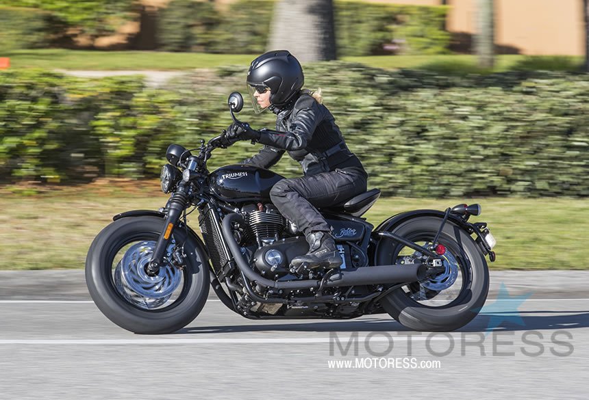 What S So Trendy About The Triumph Bonneville Bobber Black That Everyone S So Crazy Over Ride Review