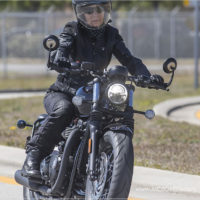 Triumph Bonneville Bobber Black - MOTORESS