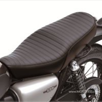 Kawasaki W800 Cafe Motorcycle Throwback to 1960s Original - MOTORESS