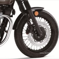 Kawasaki W800 Cafe Motorcycle Throwback to 1960s Original - MOTORESS Vicki Gray