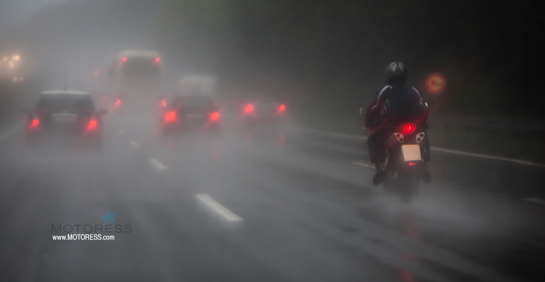 Riding Your Motorcycle In The Rain - MOTORESS