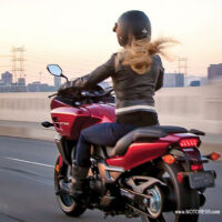 Riding Your Motorcycle In Windy And Gusty Conditions - MOTORESS