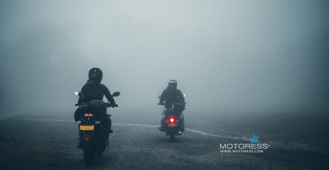 Riding Your Motorcycle in Fog: Pro Tips for Misty Weather - MOTORESS