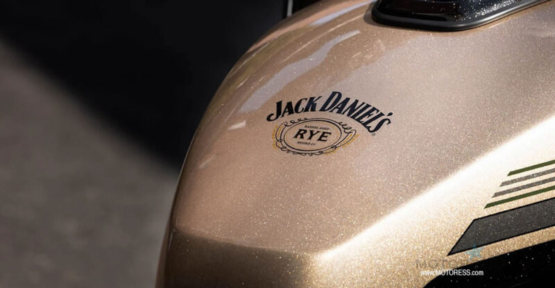 Jack Daniel’s Indian Challenger - More On MOTORESS