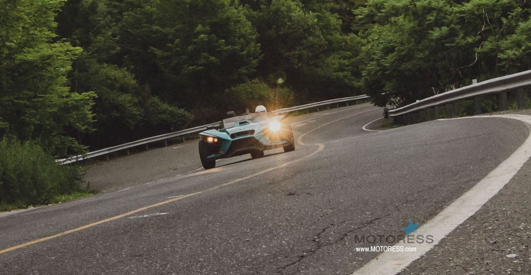 Polaris Slingshot R Ride Review - MOTORESS - Vicki Gray