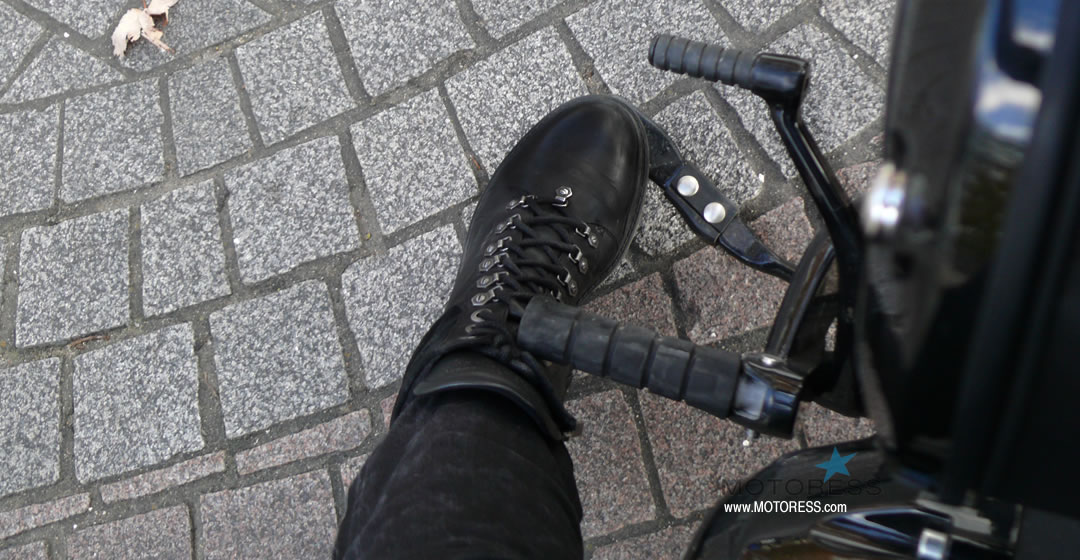 Indian Chief Dark Horse Ride Review - MOTORESS - Vicki Gray