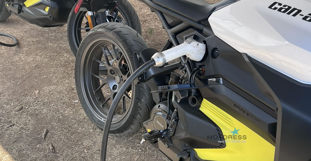 Can-Am Electric Motorcycle First Ride Review: The Pulse and Origin - MOTORESS