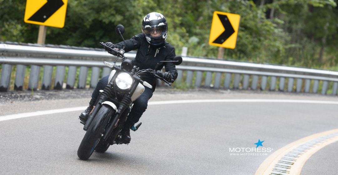 Royal Enfield Guerrilla 450 Review - MOTORESS